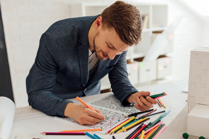 Coloriage pour adultes une arme anti-stress